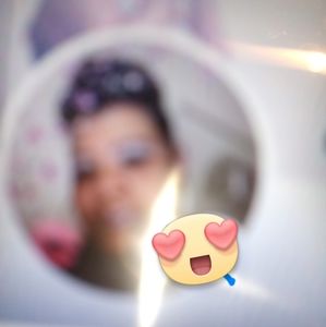 Meet your Posher, Evelyn